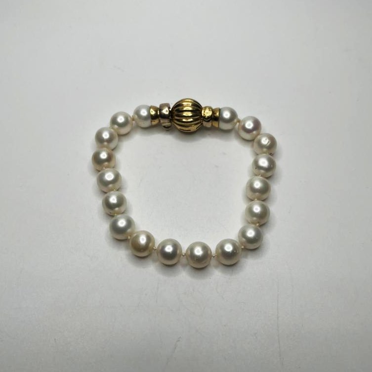 PULSERA DE PERLAS CON CIERRE EN ORO 18 KILATES