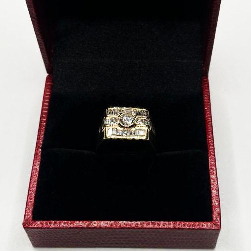 ANILLO DE ORO 18 KILATES CON BRILLANTES