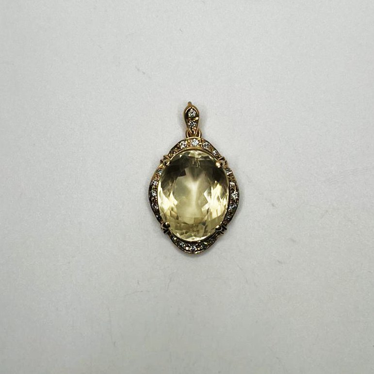 DIJE EN ORO 18 KILATES CON CITRINO Y BRILLANTES