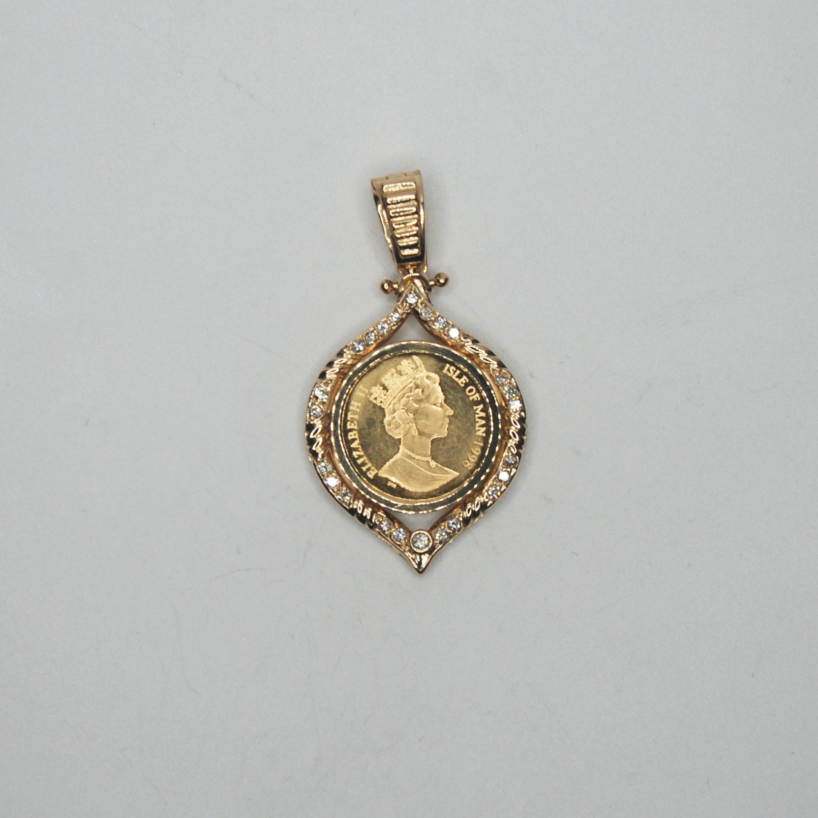 DIJE CON MONEDA DE ORO 24 K · ISLE OF MAN · ELIZABETH II