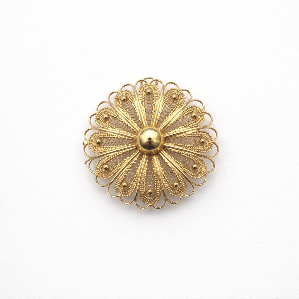 DIJE / BROCHE EN ORO 18K ESTILO FILIGRANA