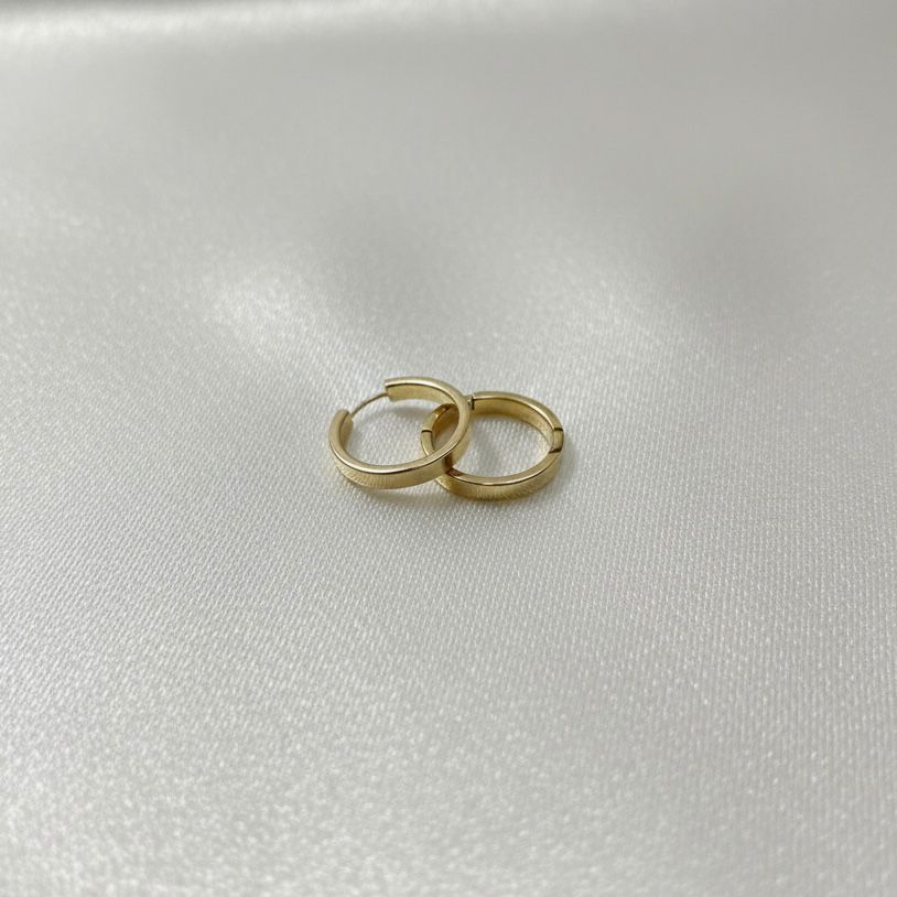 ARO TIPO ARGOLLA EN ORO 18K