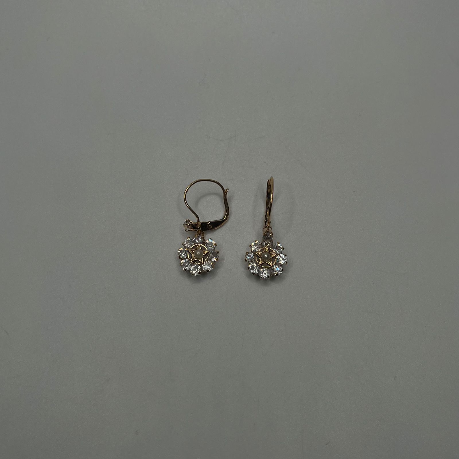 ARO EN ORO 18 KILATES TIPO RACIMO CON ESTRELLA