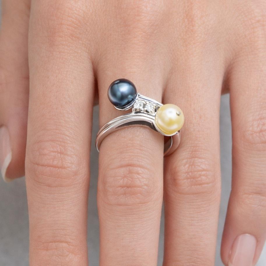 ANILLO DE ORO BLANCO 18 KILATES CON PERLAS Y BRILLANTES