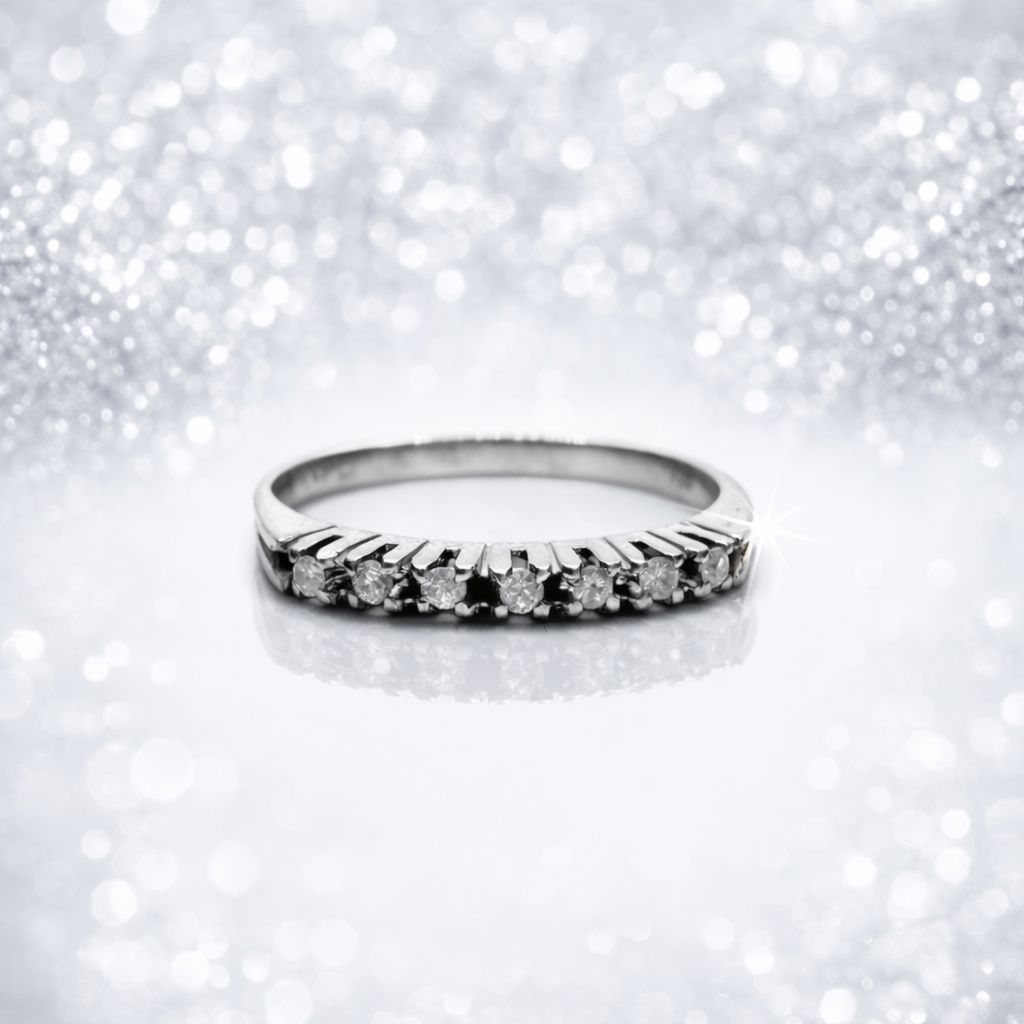 ANILLO MEDIO SIN FIN DE ORO BLANCO 18 KILATES CON BRILLANTES