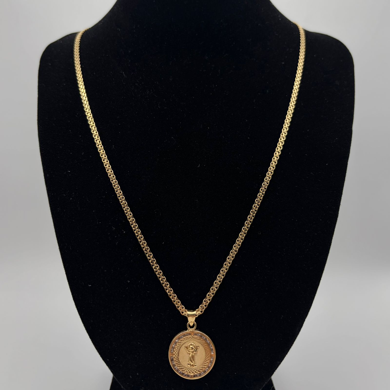 CONJUNTO EN ORO 18K CADENA C/ DIJE NIÑO JESÚS