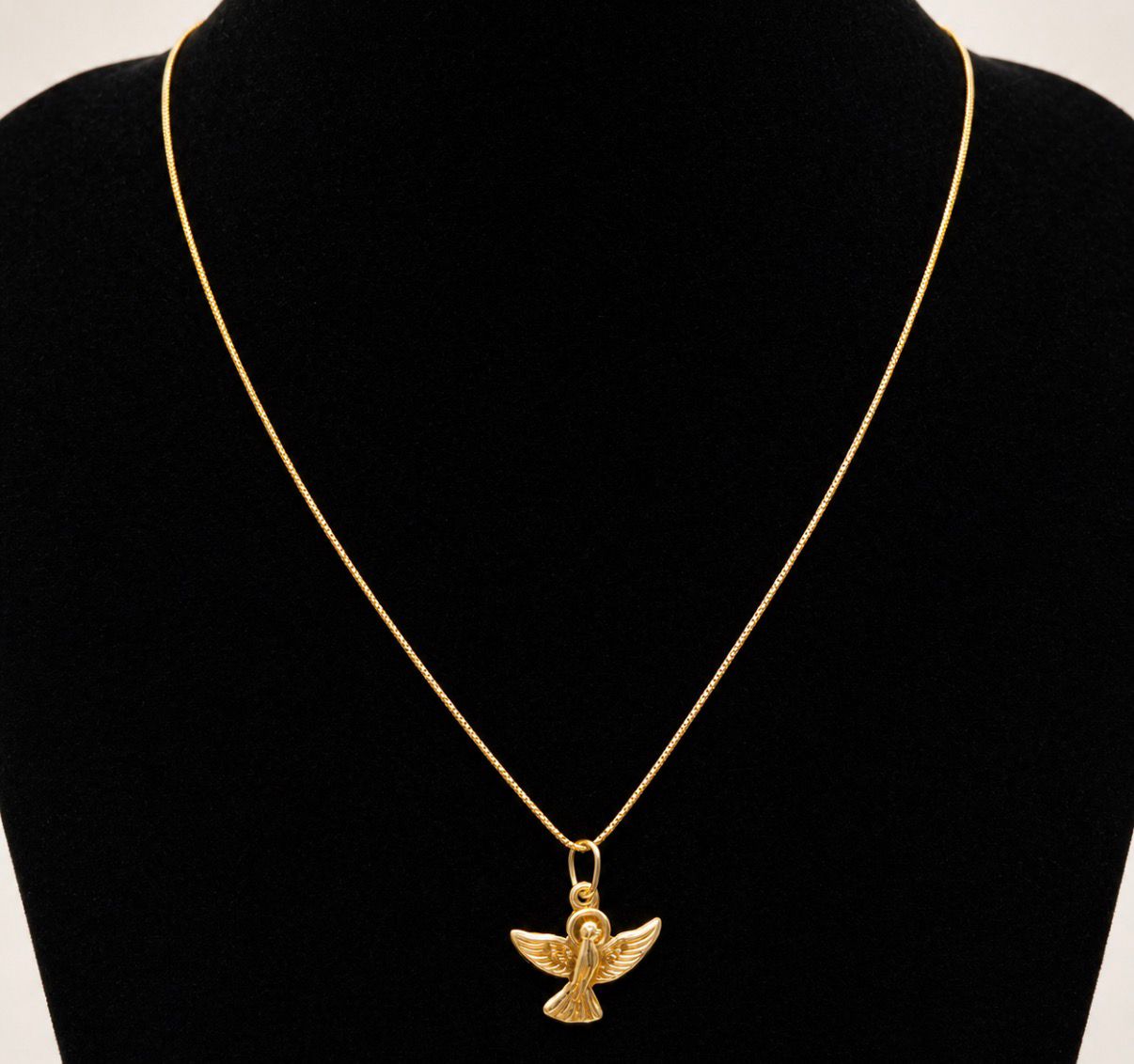 CONJUNTO CADENA VENECIANA CON DIJE ESPÍRITU SANTO DE ORO 18K