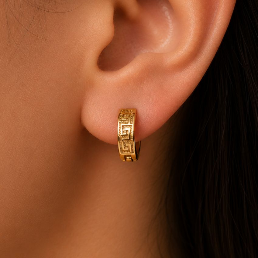 AROS TIPO ARGOLLA CON DISEÑO GRIEGO EN ORO 18K