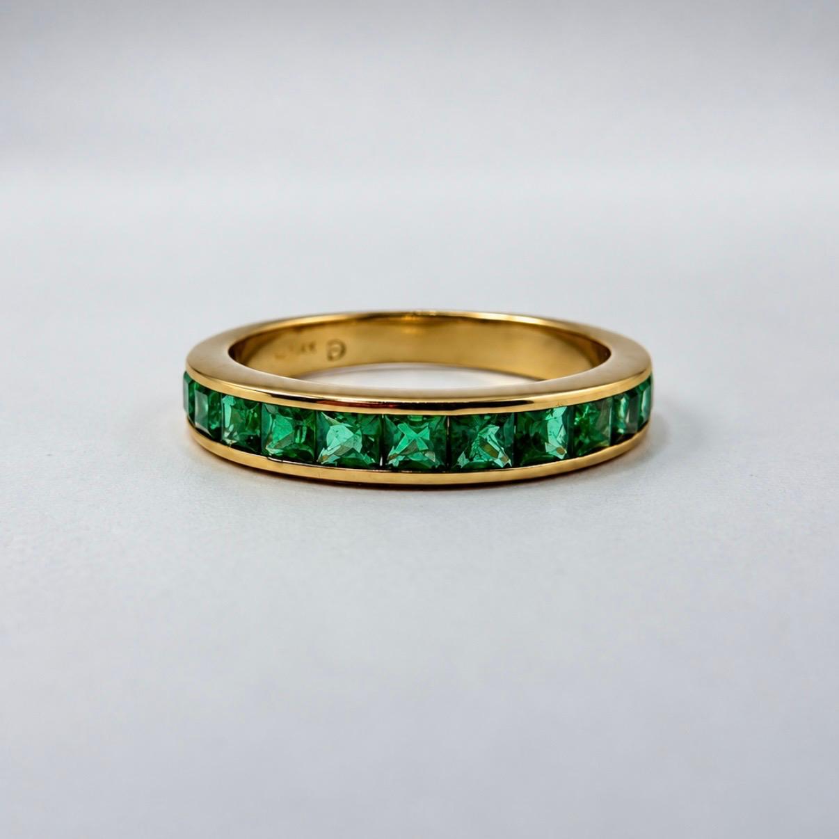 ANILLO MEDIO SIN FIN EN ORO 14K CON 1,50 CT EN ESMERALDAS