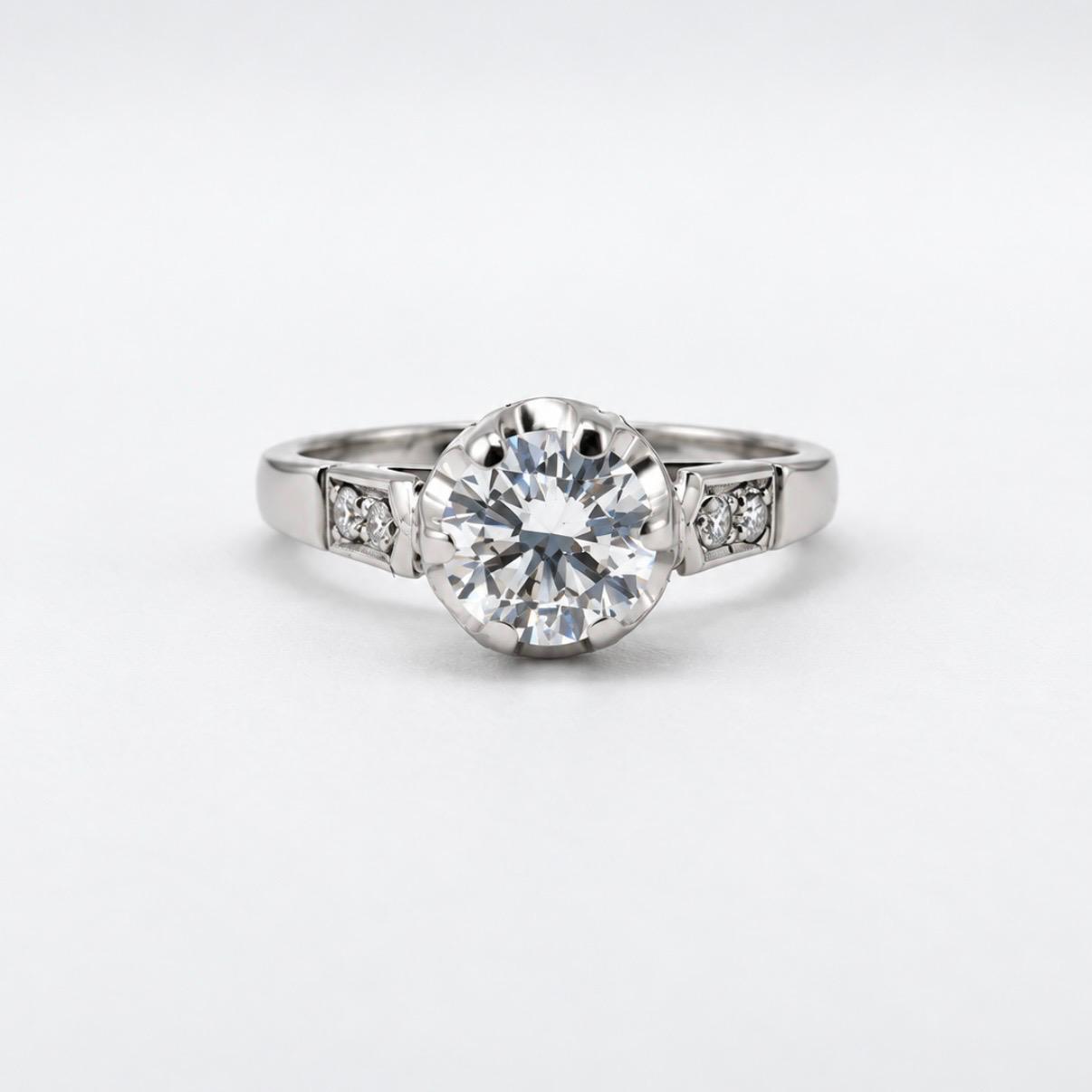 ANILLO DE COMPROMISO EN PLATINO CON BRILLANTE NATURAL