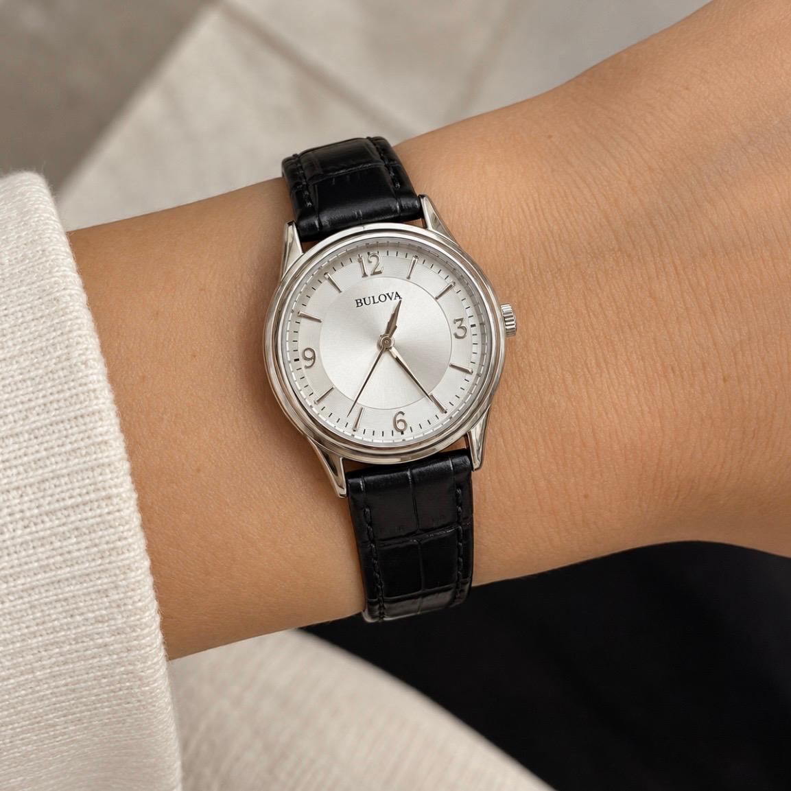 BULOVA CORPORATE 96T58 QUARTZ PARA DAMA – 30 MM